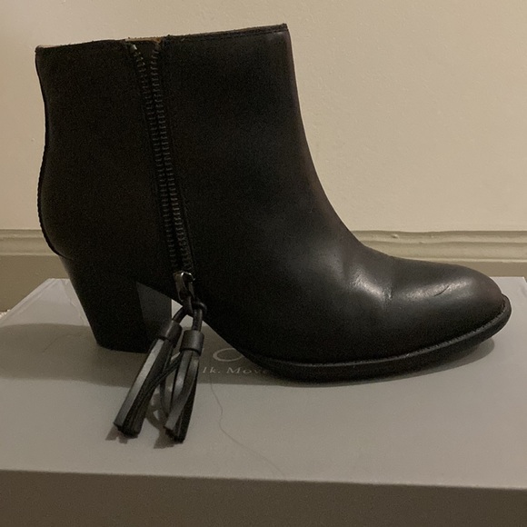 Like New Vionic Black Boots - Picture 3 of 4